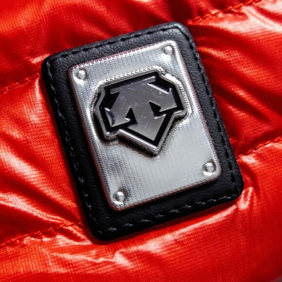 Descente Red Quilted Hooded Vest - Picture 12 of 13